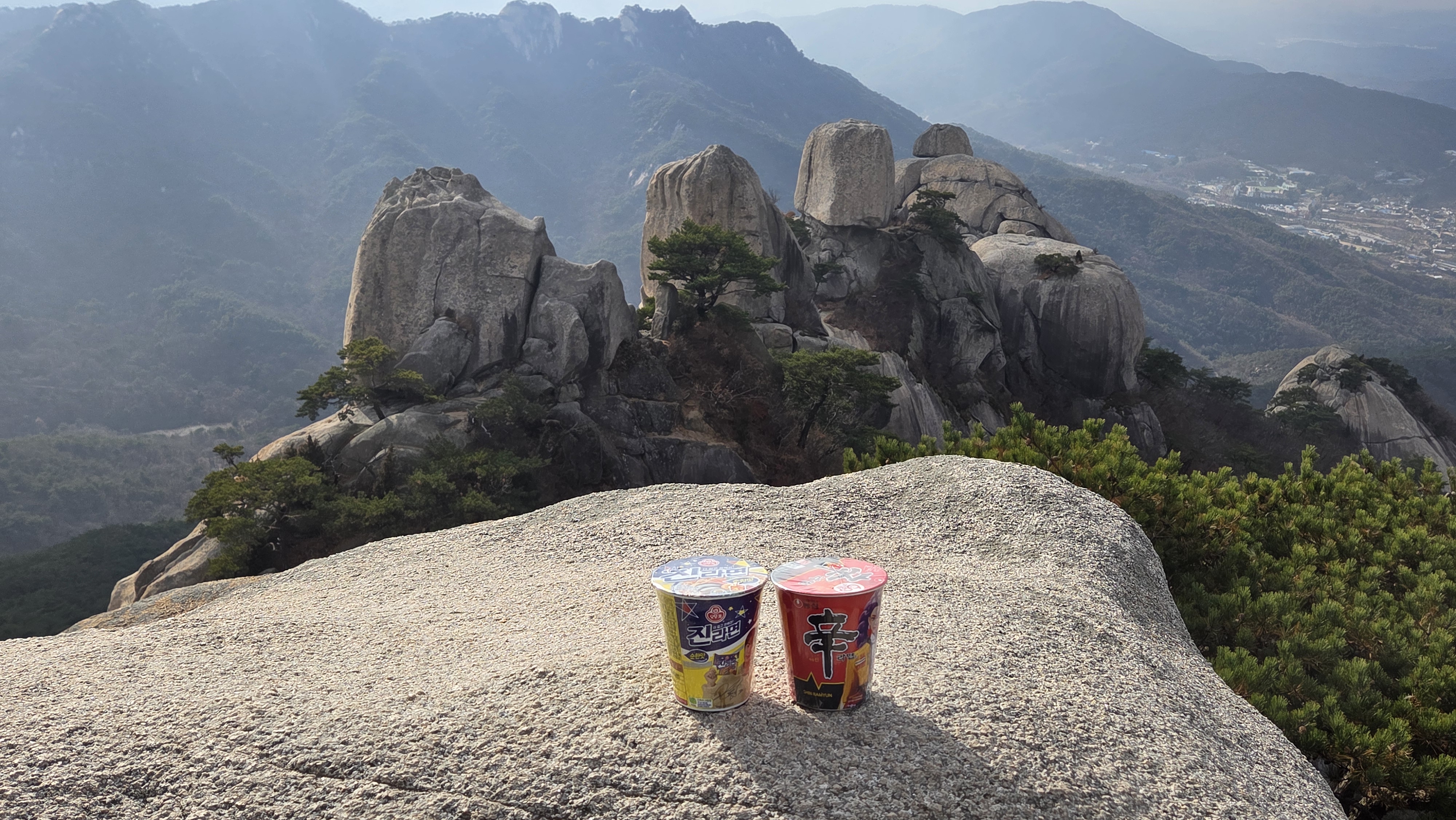 Cup ramyeon at the summit