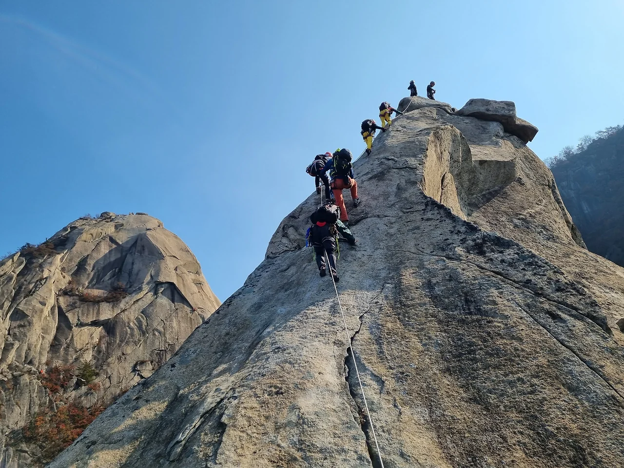 Hidden Wall – Beginner Rock Climbing Experience — Pitch 4 - Whale’s Back Rock
